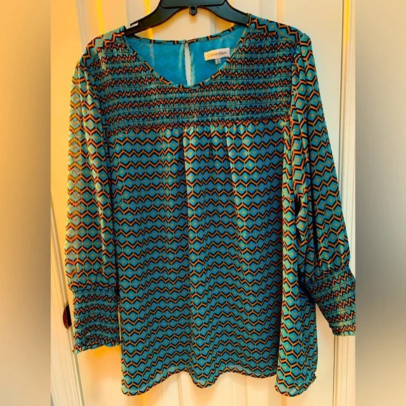 Calvin Klein Blouse you don’t want to pass up - Picture 1 of 9